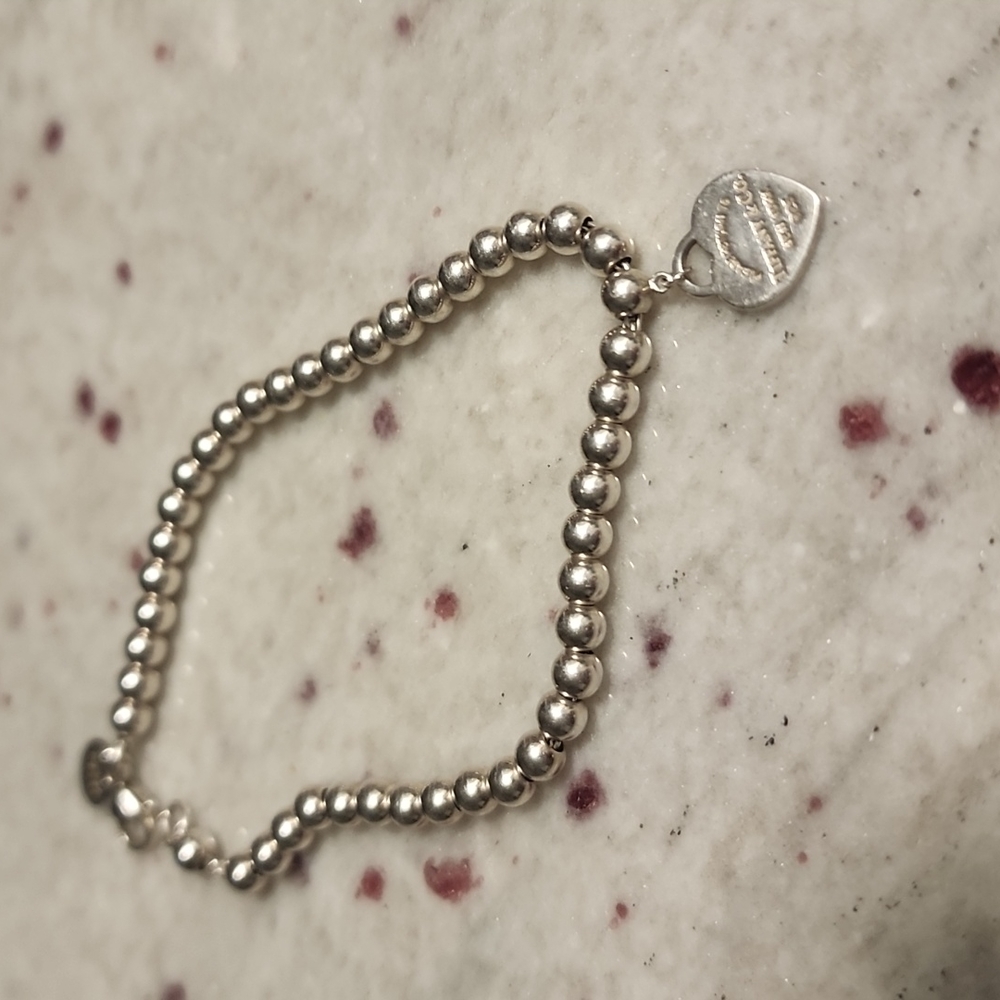 T&co bead bracelet with blue heart enamel